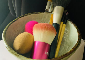 Cuidado de brochas, pinceles y esponjas de maquillaje