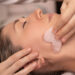 Masaje facial Gua Sha: aplicación y beneficios