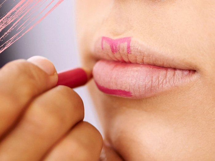 MAQUILLAJE DE LABIOS