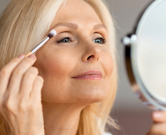 Maquillarse para estar más linda, no más vieja