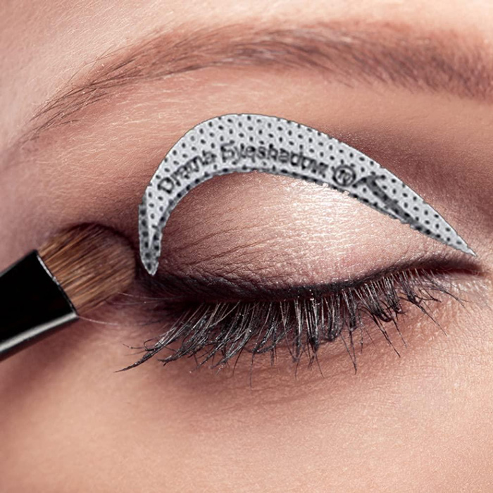 STICKERS EN MAQUILLAJE