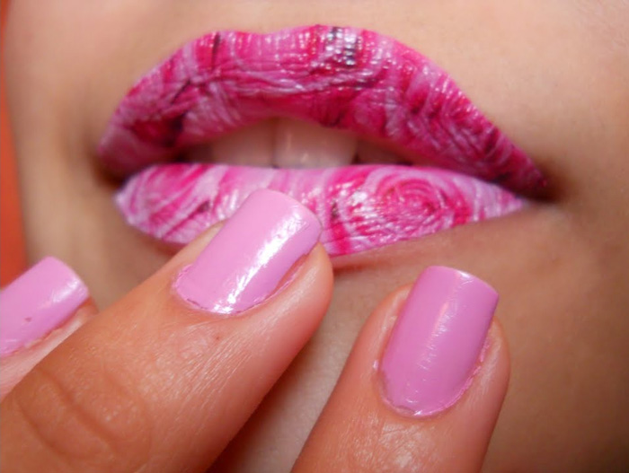 STICKERS EN MAQUILLAJE
