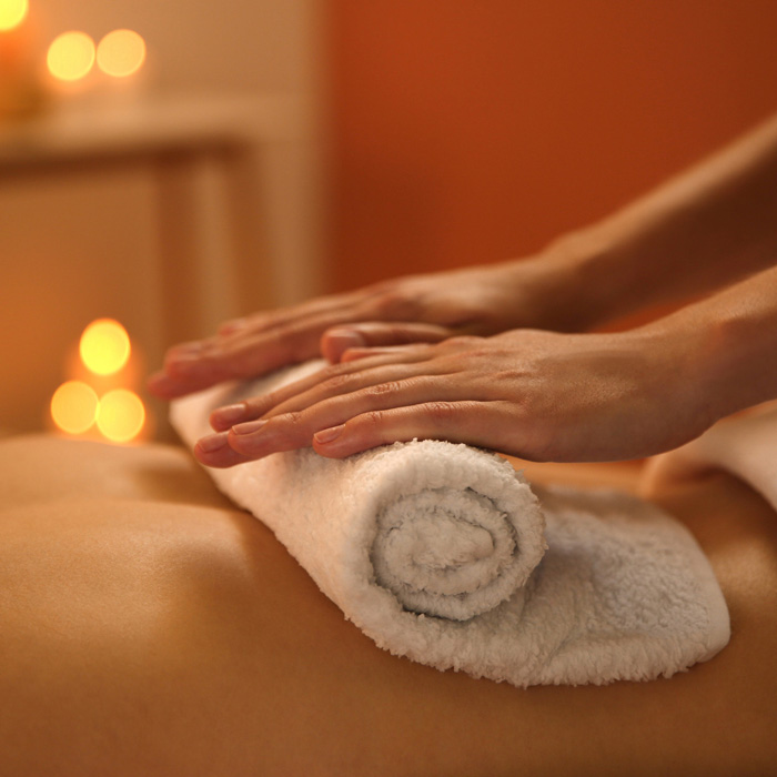 Masaje Laken con toallas calientes
