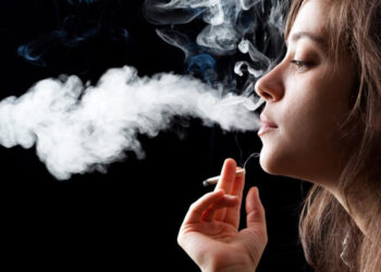 El fumar afecta la elasticidad de la piel