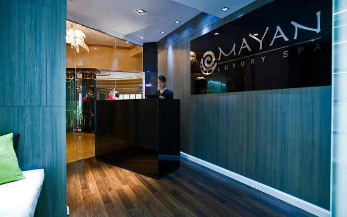 El masaje con pindas calientes de especias del Mayan Luxury Spa