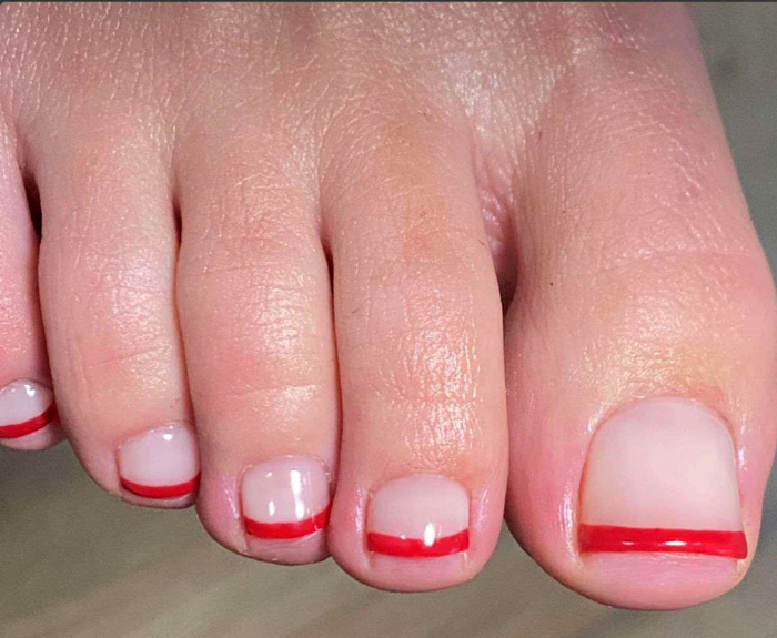 FRENCH NAILS - PIES